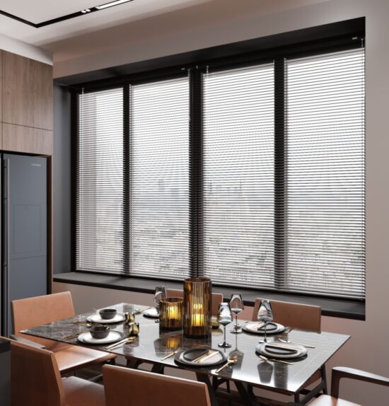 Горизонтальные жалюзи для кафе