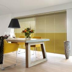 Алюминиевые горизонтальные жалюзи для магазина цена. Купить в «Мастерская Жалюзи»